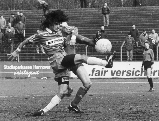 Skerdi Bejzade als Spieler in Aktion beim SV Arminia Spielszene
